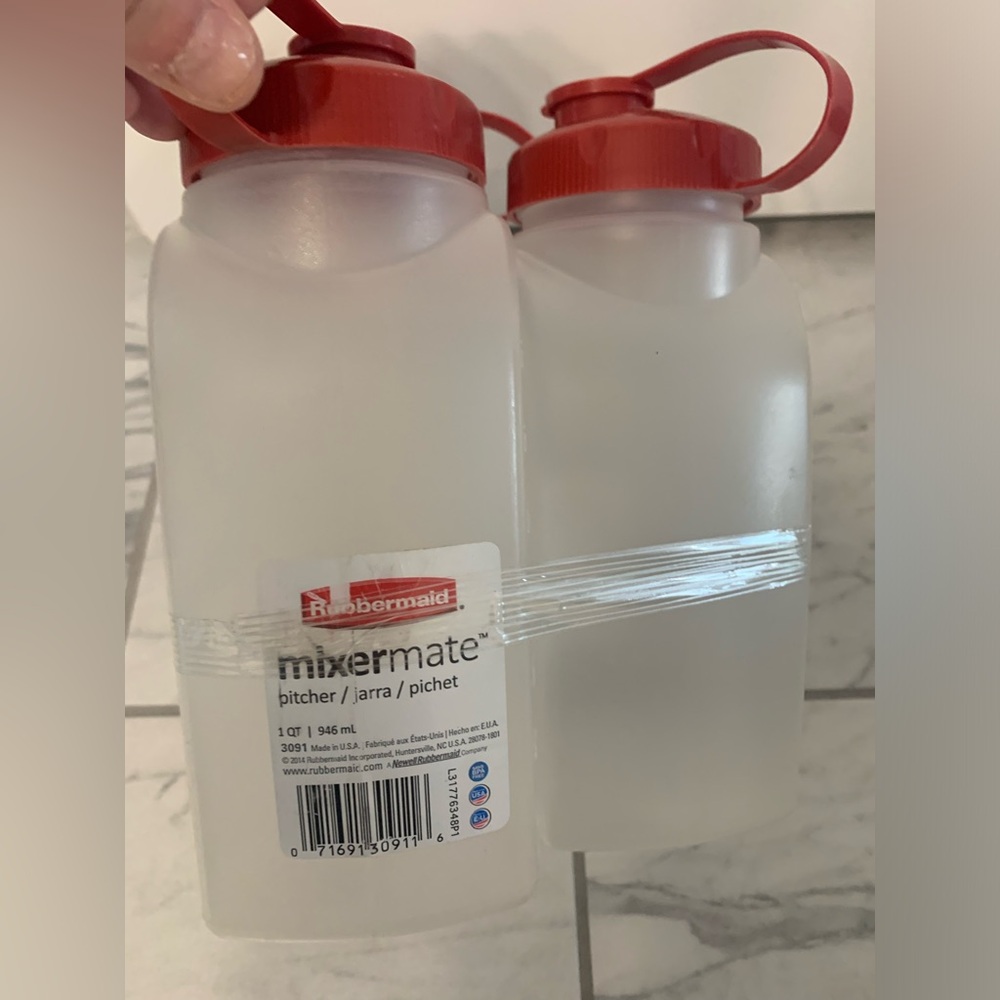 3 pack of Rubbermate containers